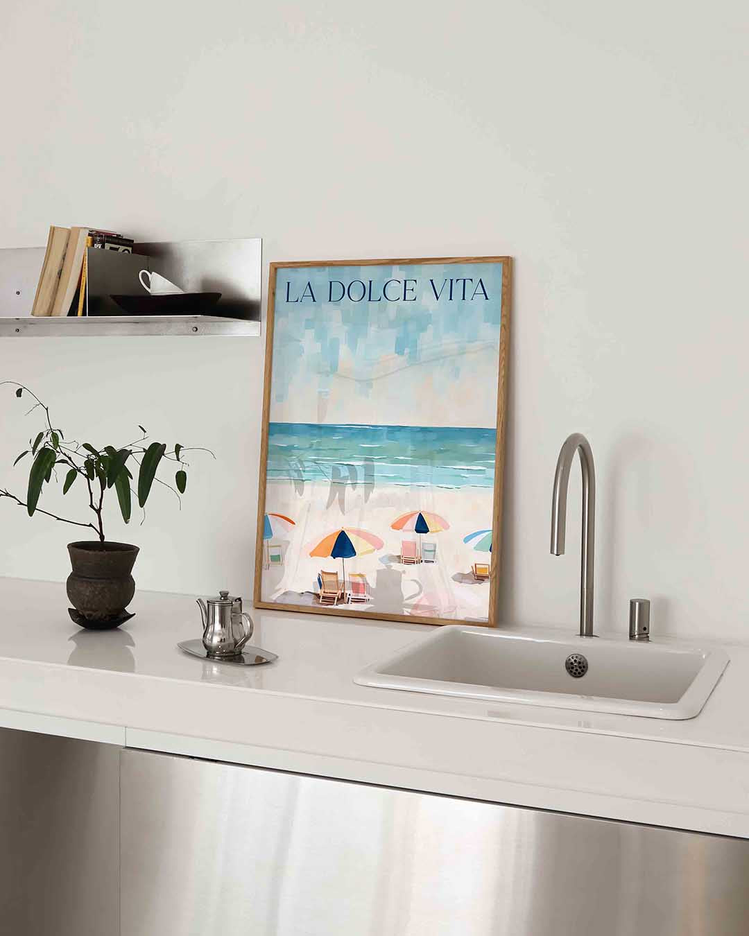 Strandstoelen en parasols – keukenposter in staand formaat