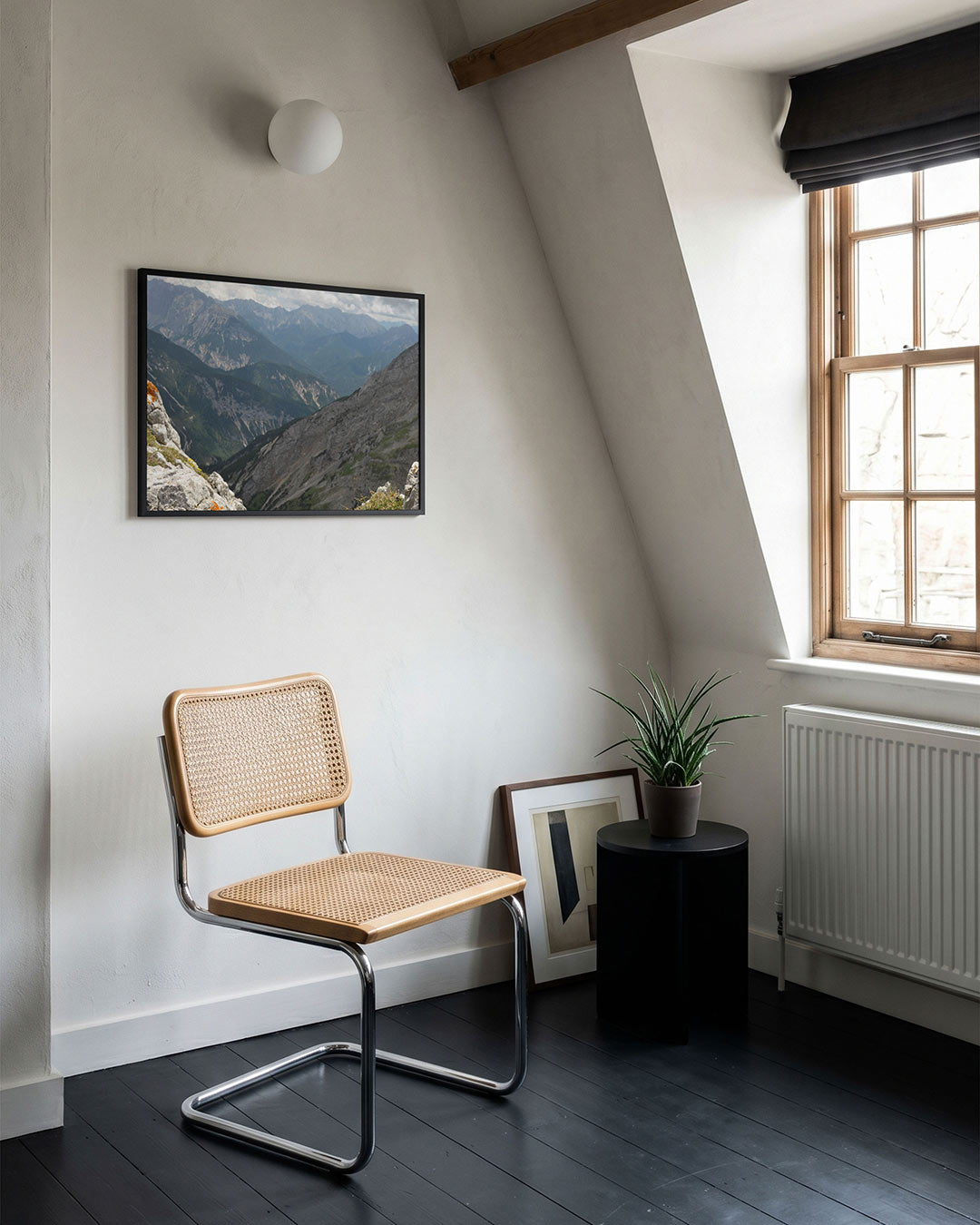Berglandschap met rotsen poster – tweede productweergave – deze poster toont een indrukwekkend berglandschap met ruige rotsen