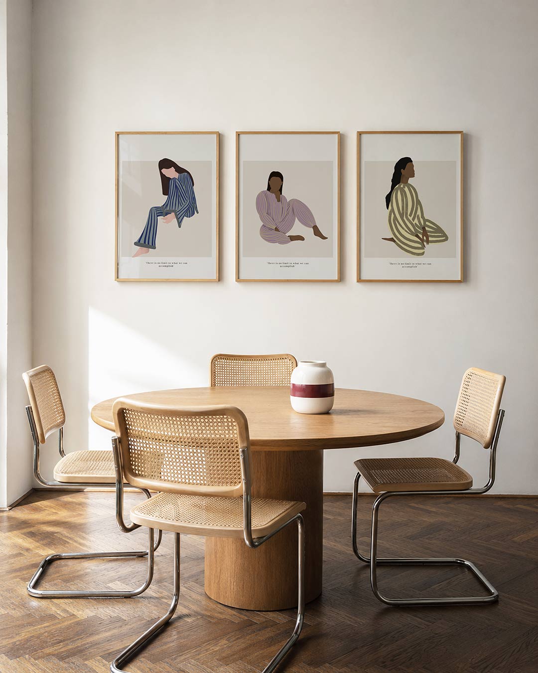Gestreepte harmonie driedelige posterset in interieur