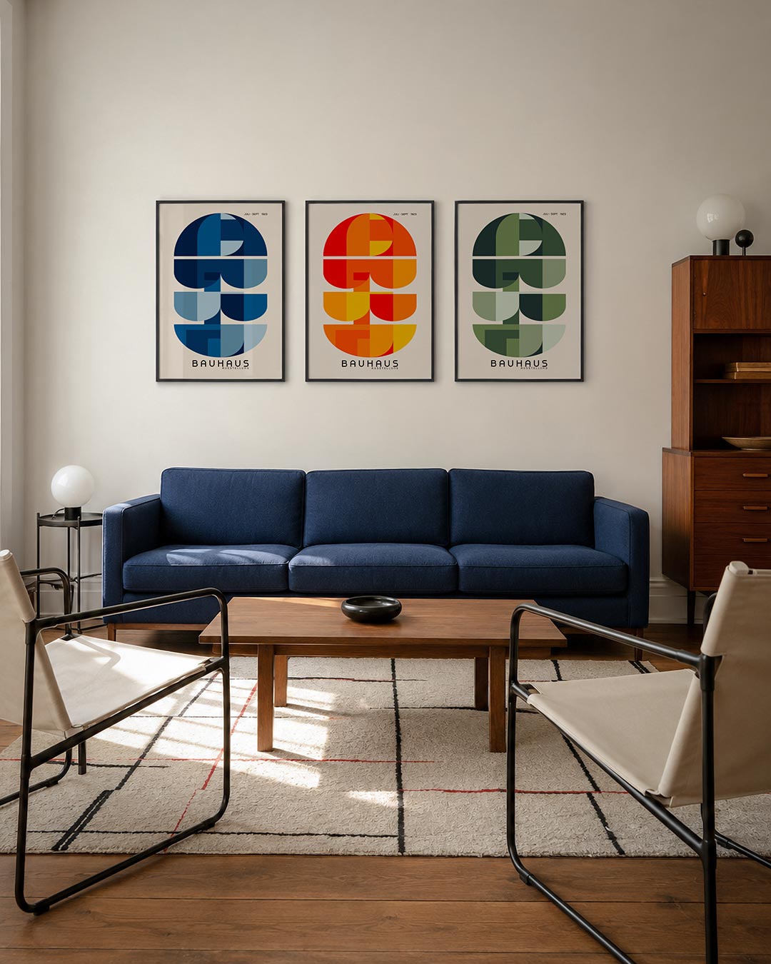 Vorm en kleur driedelige posterset – deze posterset in drie delen toont een spel van blauwe en grijze halve cirkels en