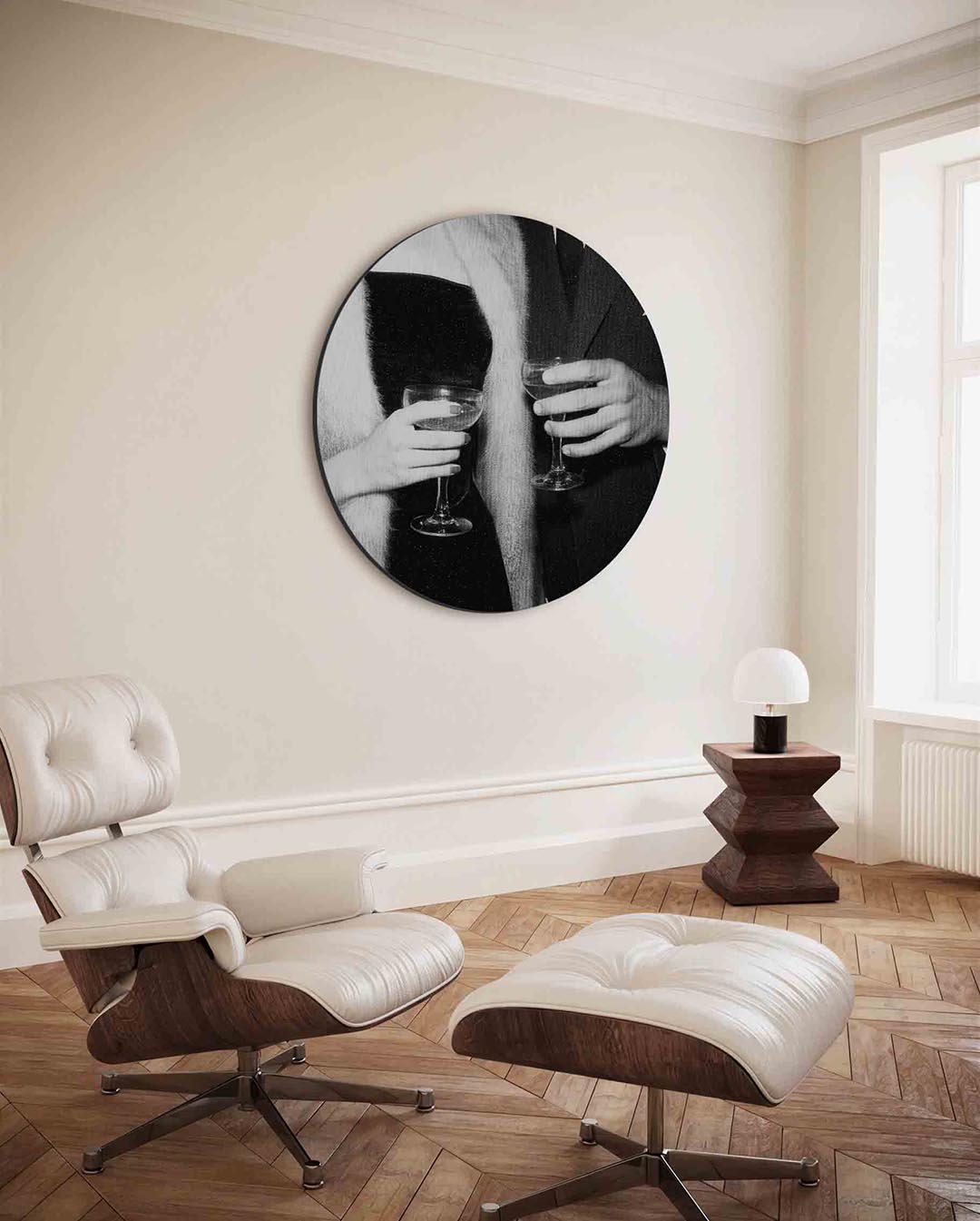 Champagneglazen en avondkleding – ronde Pop Art wanddecoratie van WallArtistic