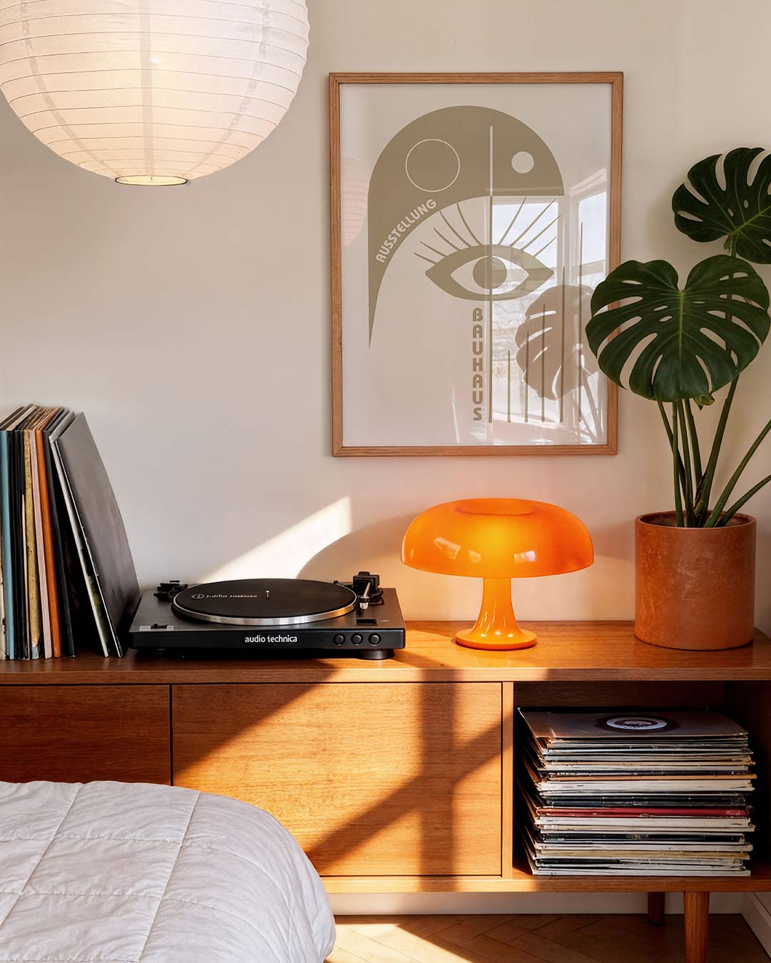 Oog en lijnen – geometrische Bauhaus poster in staand formaat