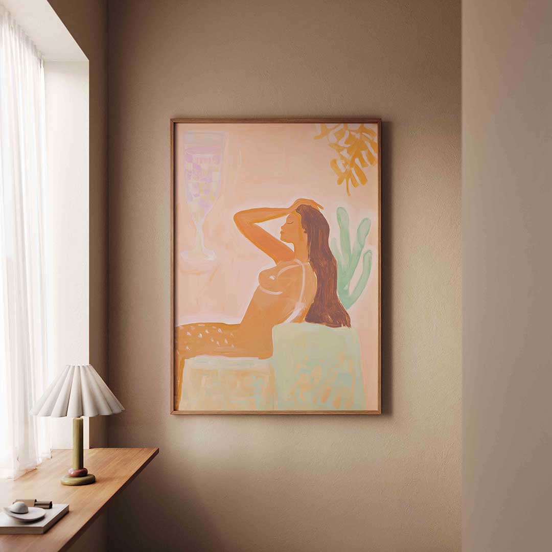 Vrouw met glas – staande jungle wanddecoratie van WallArtistic
