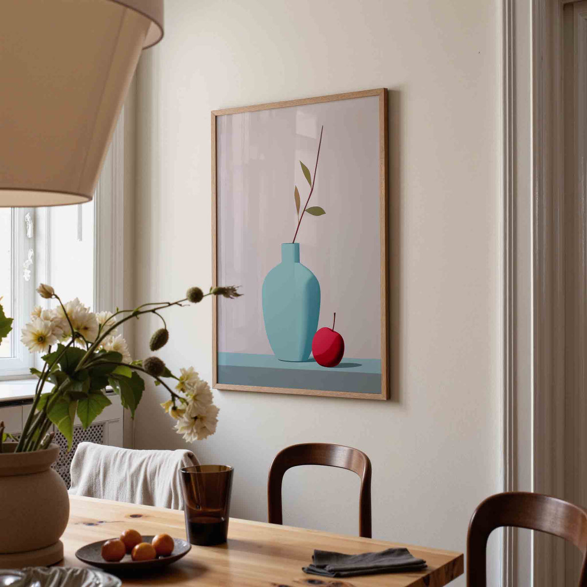 Vaas met tak en appel – kunst en design poster in portret formaat