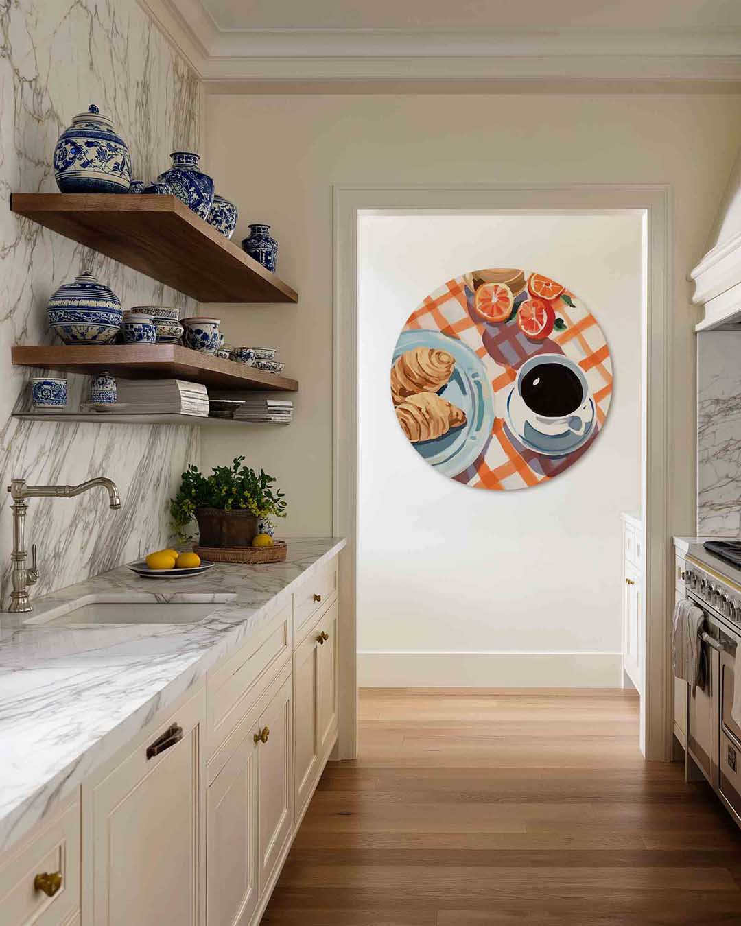 Ontbijt met croissants – moderne abstracte muurcirkel voor aan de muur