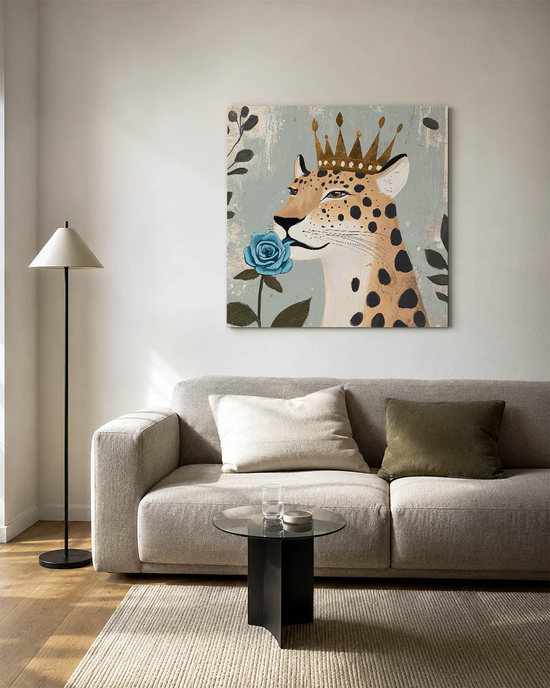 Majestueuze luipaard kunstwerk – detailweergave – dit kunstwerk toont een luipaard met een gouden kroon en een blauwe roos in