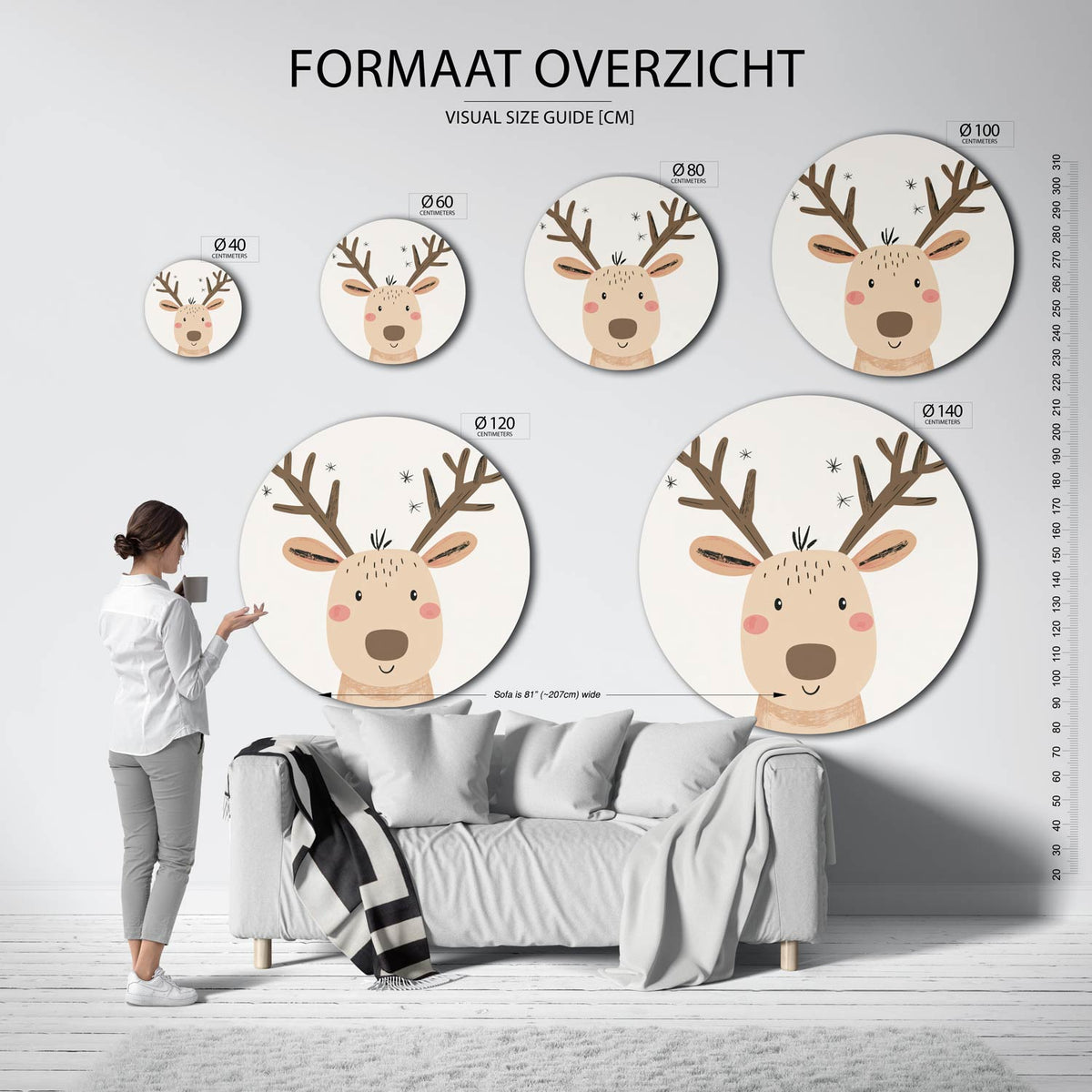 Hert met gewei Muurcirkel – extra productweergave – Een hert met gewei en roze wangen op een lichte achtergrond.