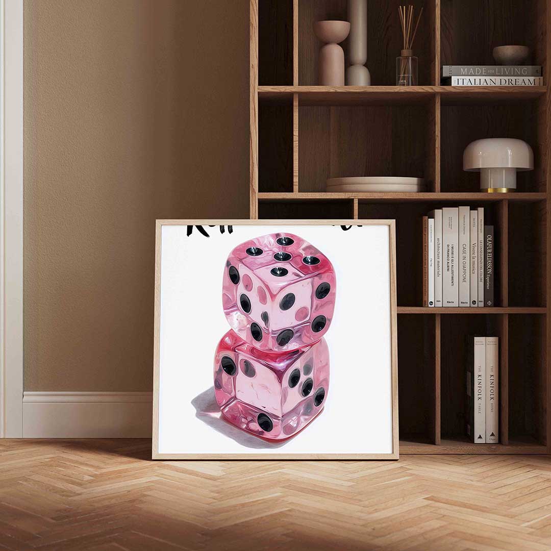 Roze dobbelstenen – kleurrijke Pop Art poster in vierkant formaat