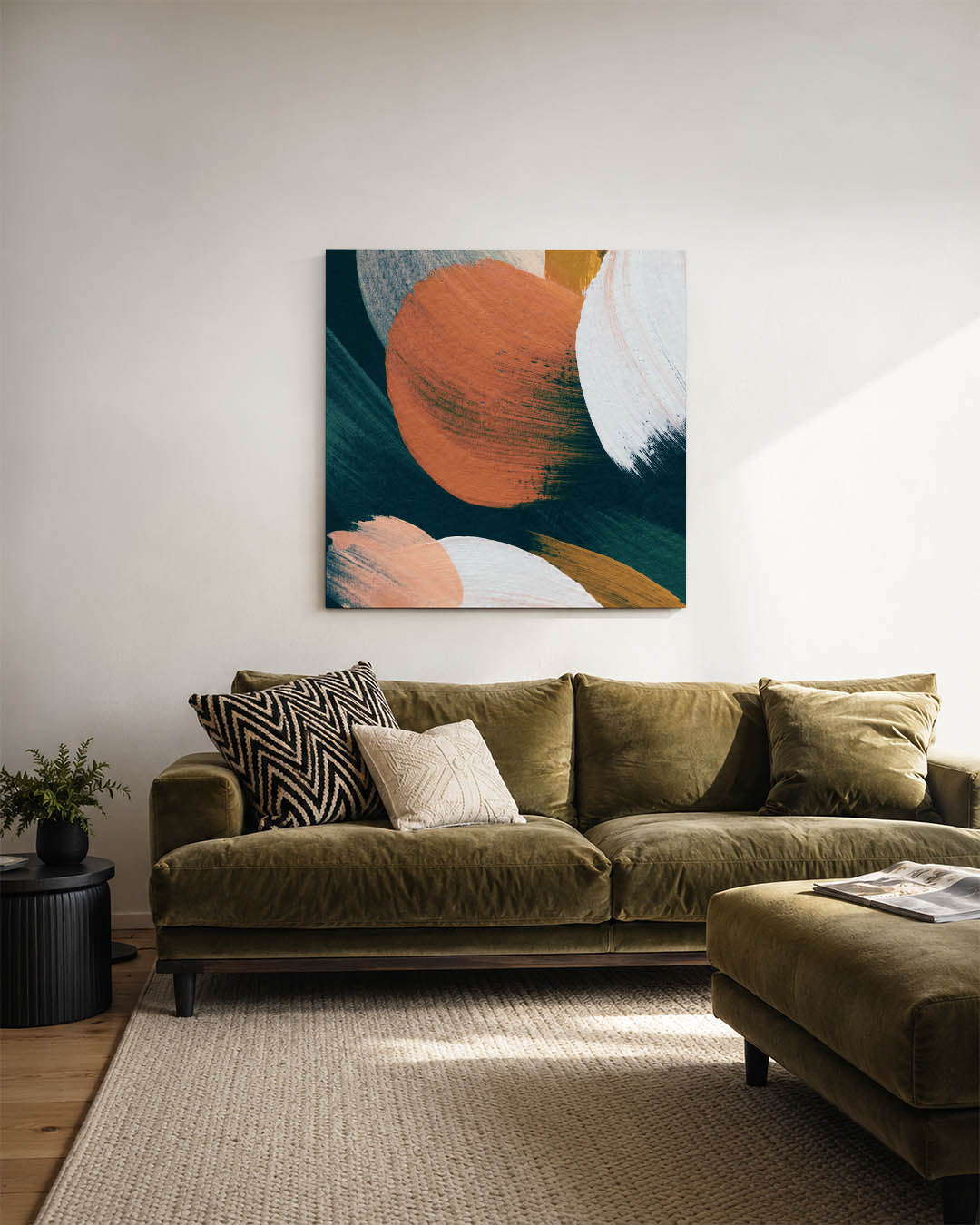 Dynamische kleurvlakken kunstwerk – sfeerbeeld – dit kunstwerk toont grote, overlappende kleurvlakken in blauw, oranje en