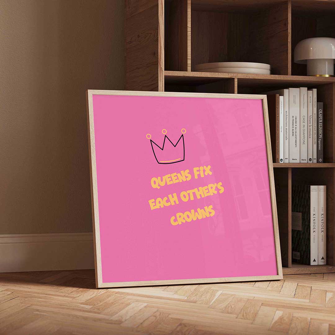 Kroon en tekst – vierkante Pop Art wanddecoratie van WallArtistic