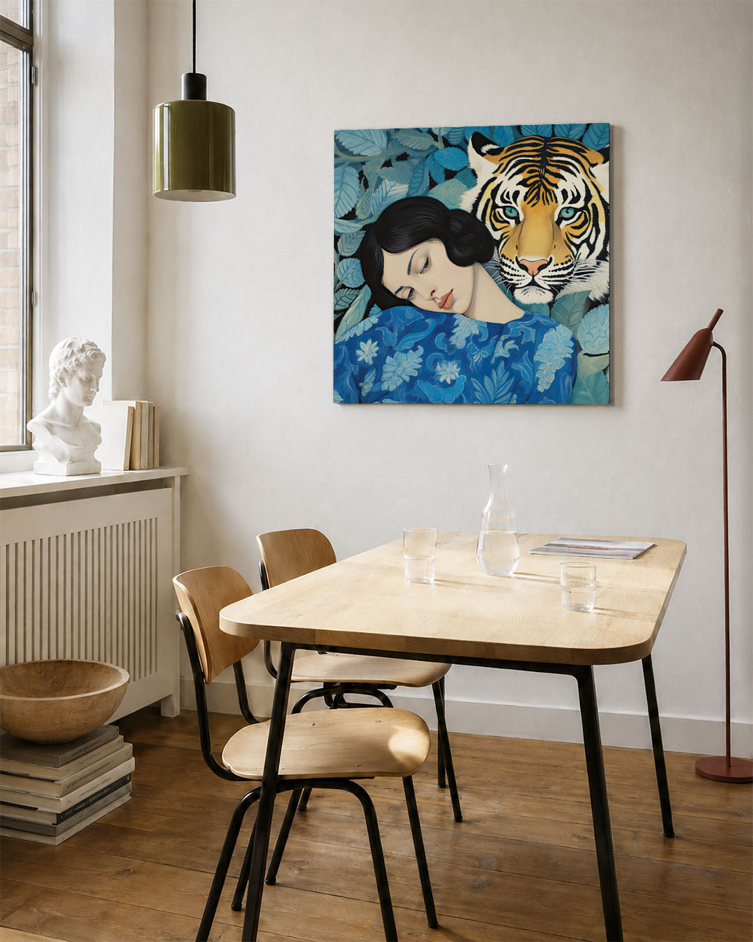 Dromerige tijger kunstwerk – vierkante wanddecoratie – dit kunstwerk toont een vrouw in een blauwe jurk naast een tijger