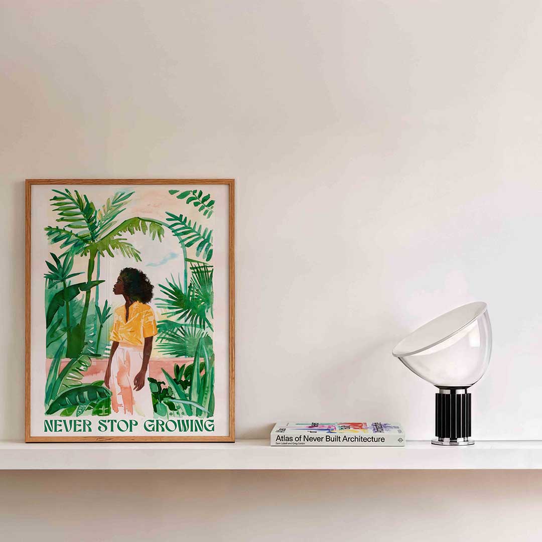 Vrouw tussen groene bladeren – kleurrijke illustratie als portret poster