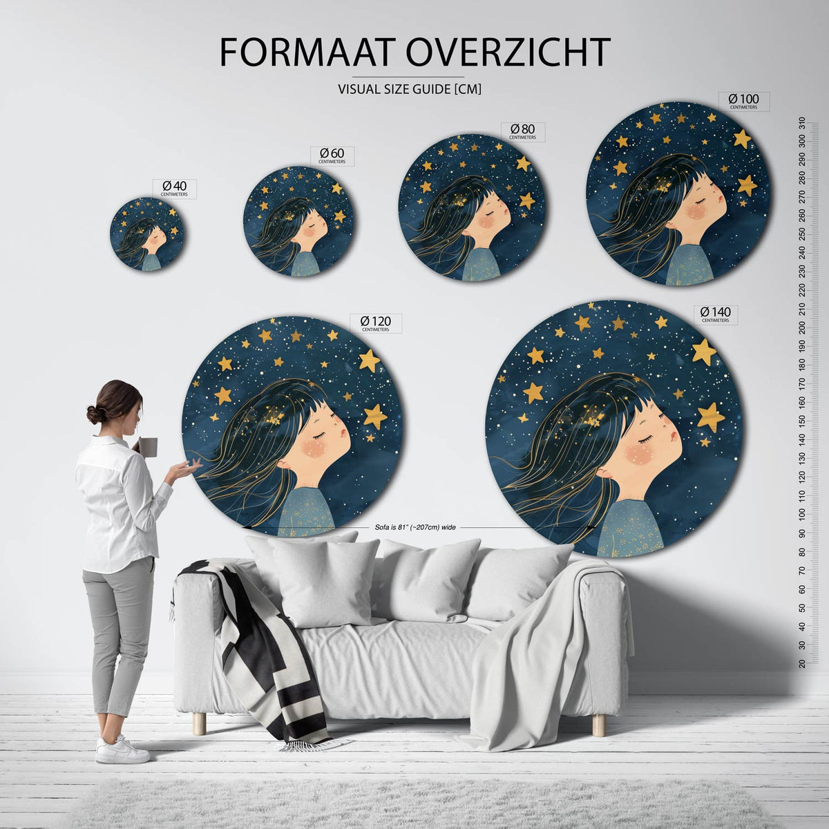 Sterren en meisje Muurcirkel – extra productweergave – Een meisje met gesloten ogen omringd door gouden sterren op een