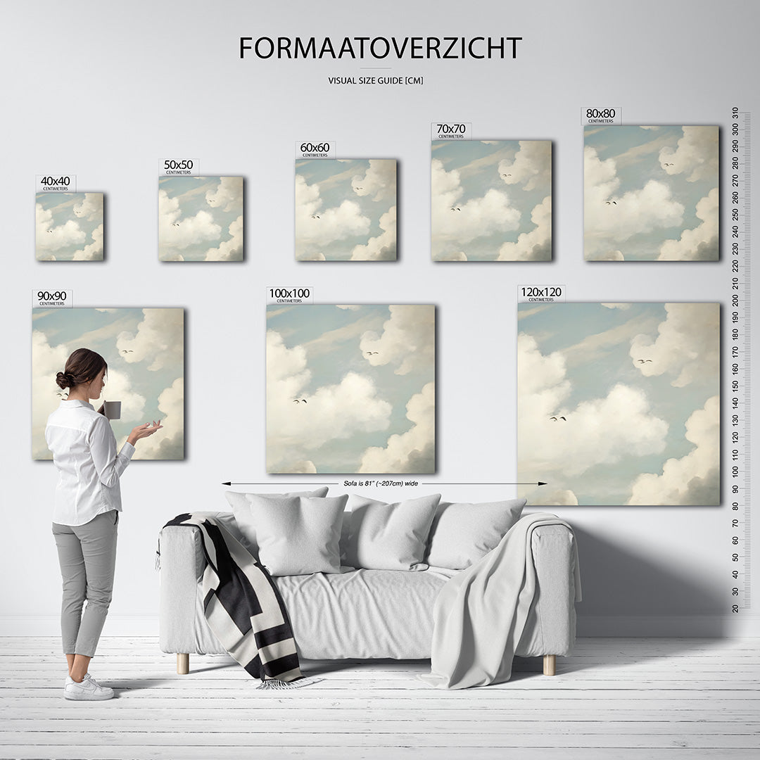Lucht met wolken kunstwerk – sfeerbeeld – dit werk toont een serene lucht met zachte wolken en vogels. De compositie straalt