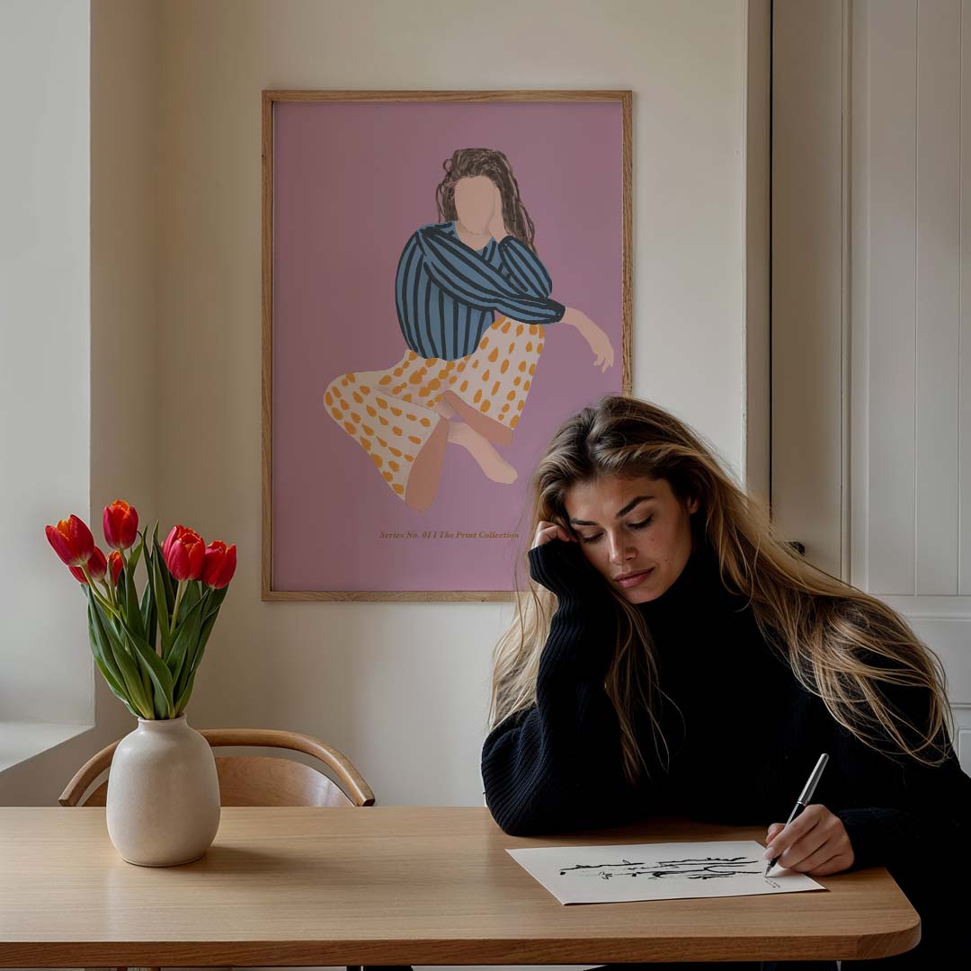 Stijlvolle Vrouwelijke Kunstposter – staande muurposter voor een modern interieur