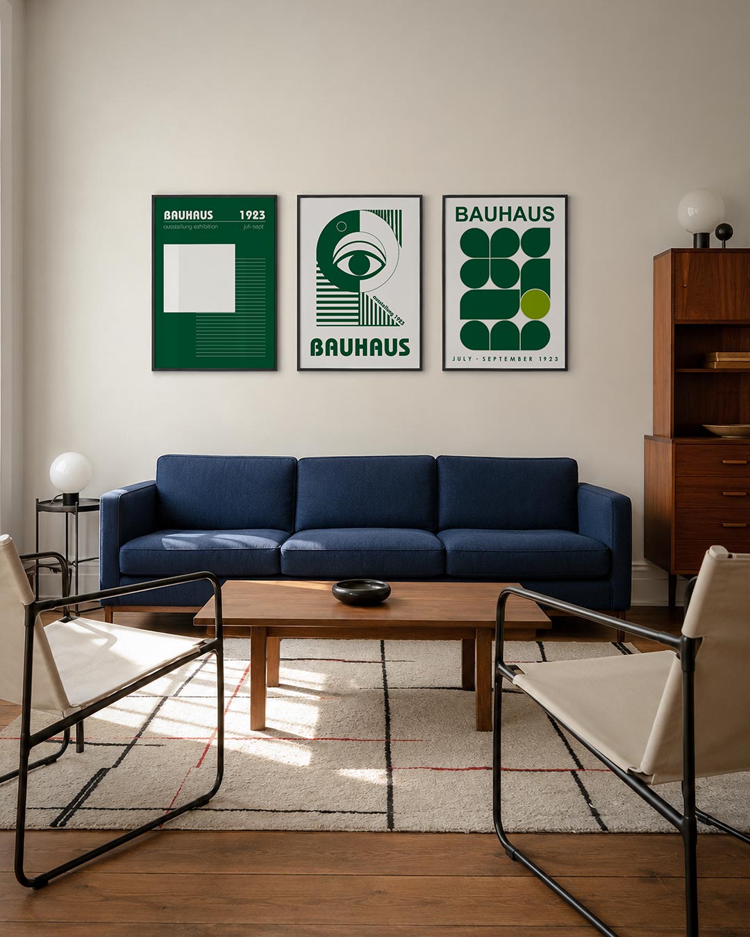 Lijnen en vlakken driedelige posterset – deze posterset in drie delen toont een groene achtergrond met een groot wit vlak