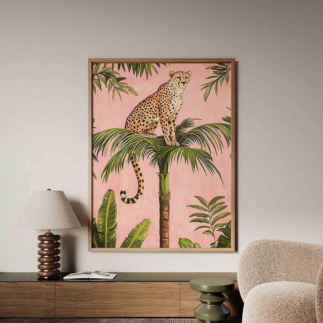 Luipaard op palm – dieren poster in staand formaat