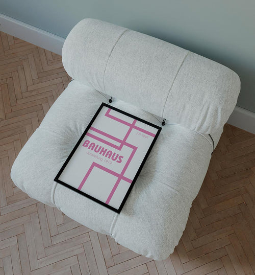 Roze lijnenspel – staande Bauhaus poster voor aan de muur