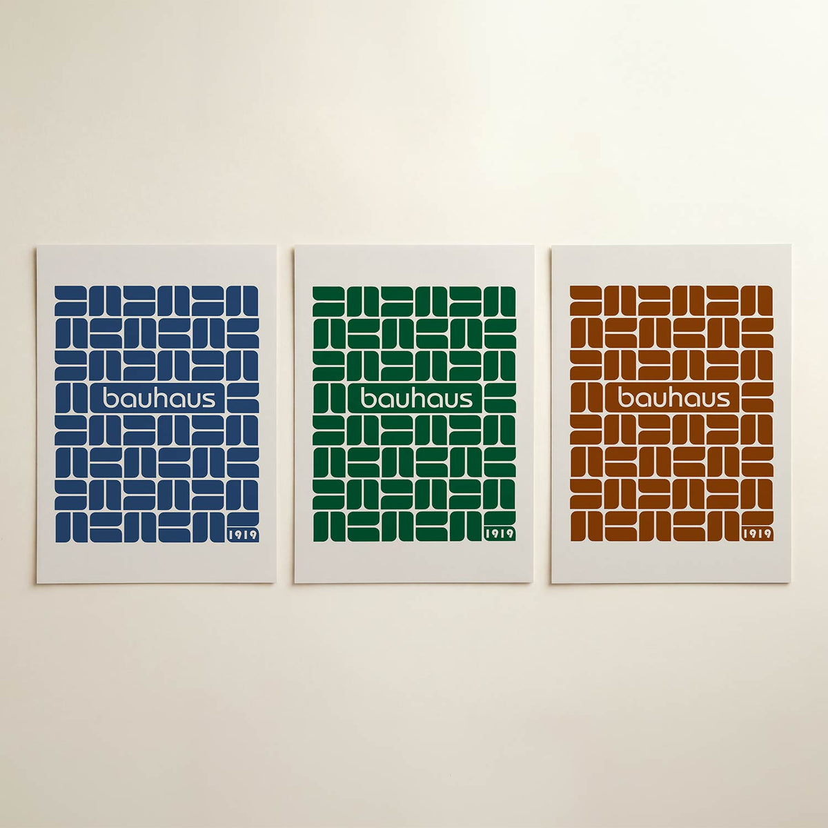 Vorm en ritme posterset – detailweergave – deze posterset in drie delen toont een patroon van blauwe, afgeronde vormen op een