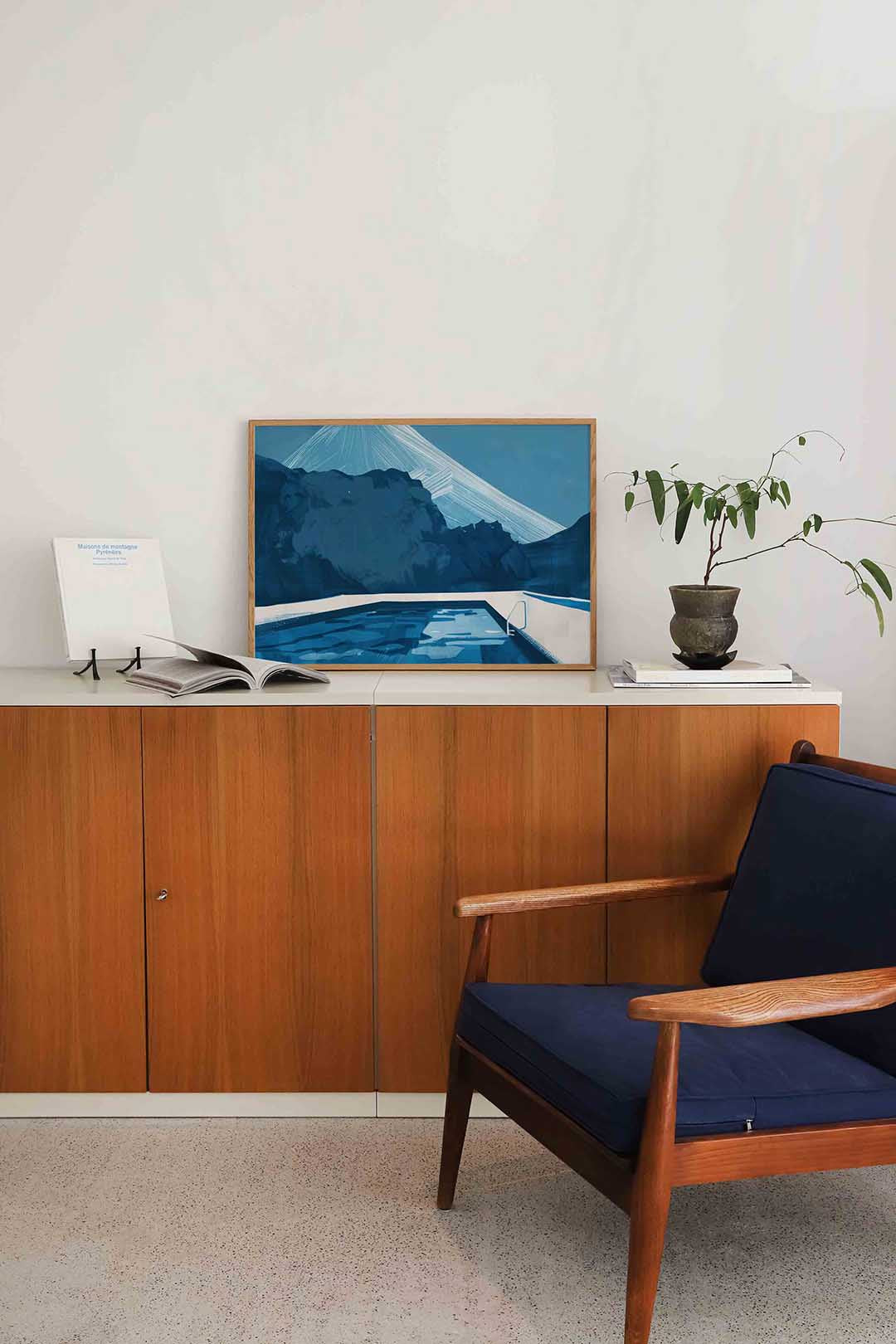 Zwembad en bergen – moderne landscape wanddecoratie van WallArtistic