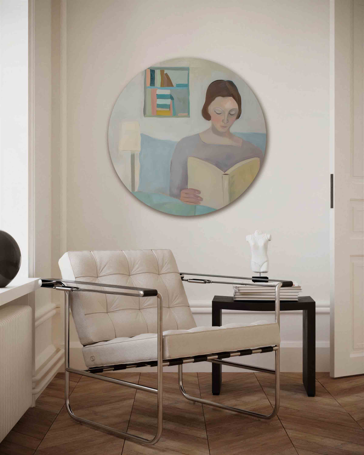 Lezende vrouw – kleurrijke muurcirkel als ronde wanddecoratie