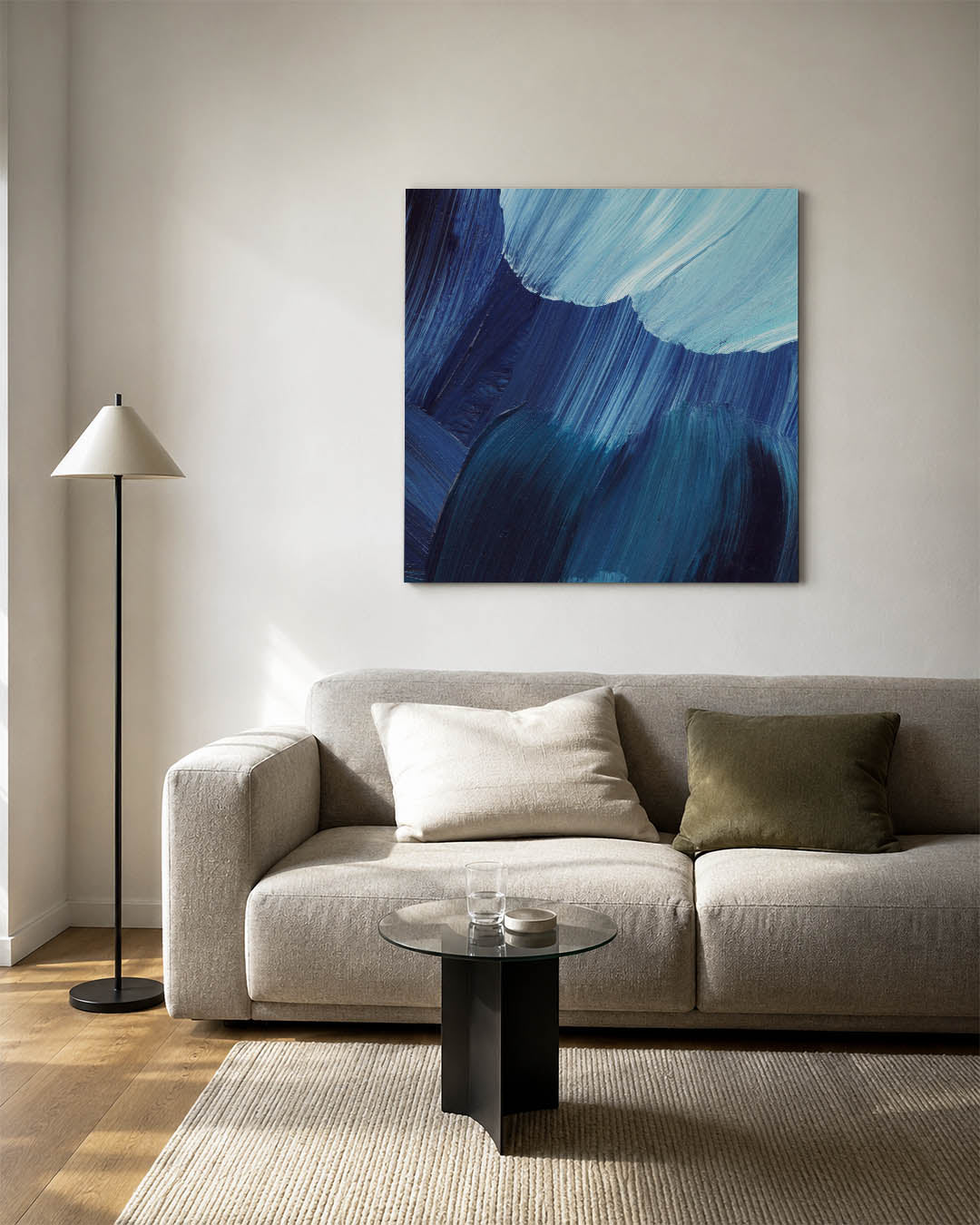 Dynamische blauwe beweging kunstwerk – detailweergave – dit kunstwerk toont vloeiende penseelstreken in verschillende tinten