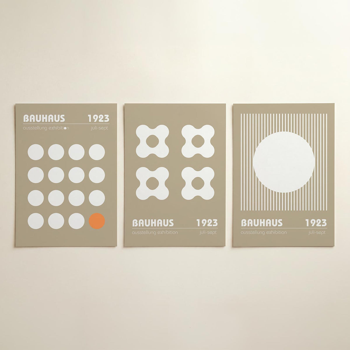 Cirkelpatroon en kleur posterset – detailweergave – deze posterset in drie delen toont een ritmisch patroon van witte cirkels