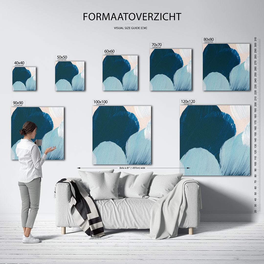 Vloeiende kleurencompositie kunstwerk – dit kunstwerk toont vloeiende penseelstreken in blauw en wit, met subtiele beige