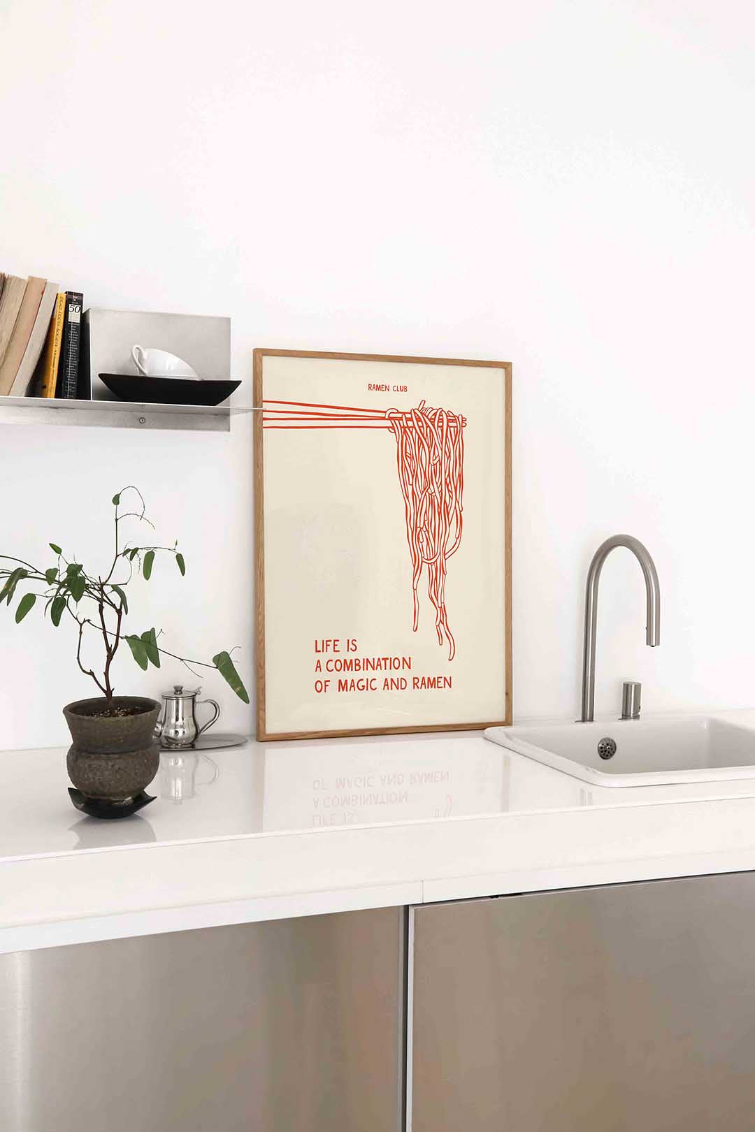Ramen en magie – staande Aziatische wanddecoratie van WallArtistic