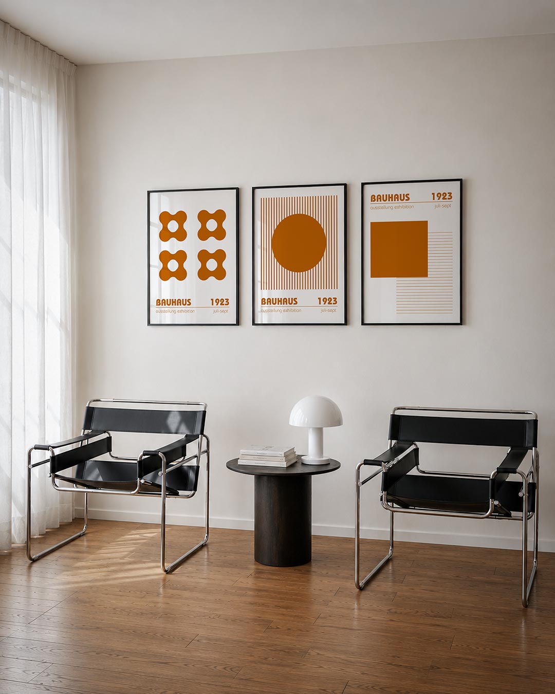 Vorm en ritme driedelige posterset – deze posterset in drie delen toont vier symmetrische, oranje vormen op een witte