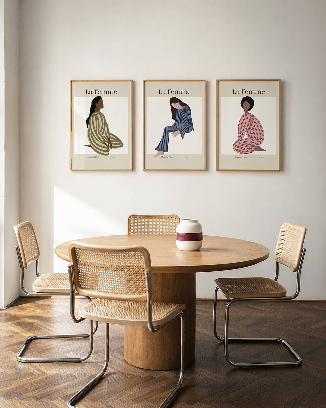 Gestreepte vormen driedelige posterset in interieur
