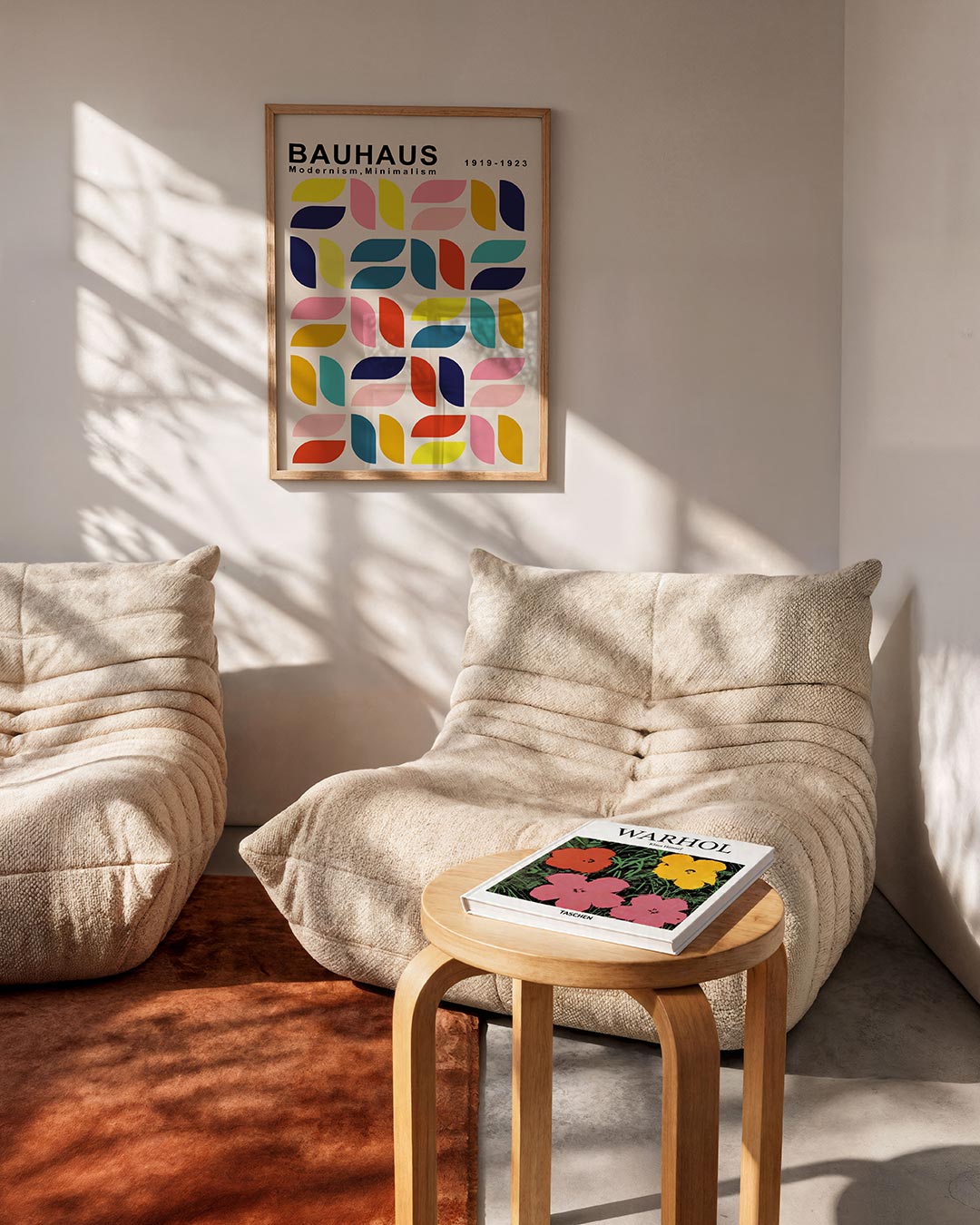 Vorm en kleurvlakken – geometrische Bauhaus poster in staand formaat
