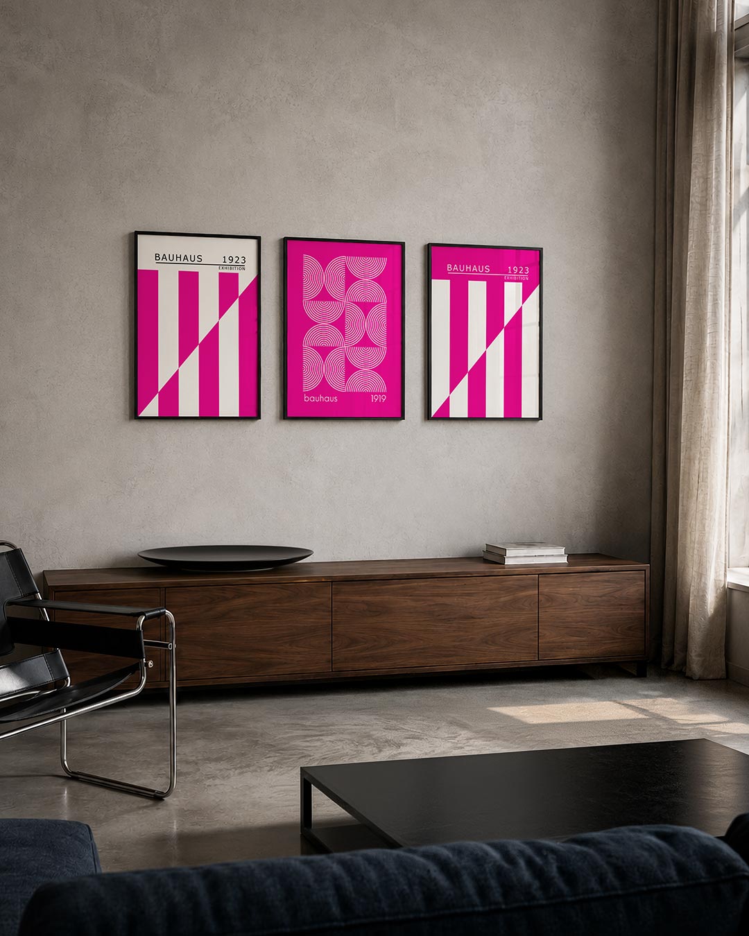 Kleur en lijnenspel driedelige posterset – deze posterset in drie delen toont levendige roze en witte vlakken. Rechte lijnen
