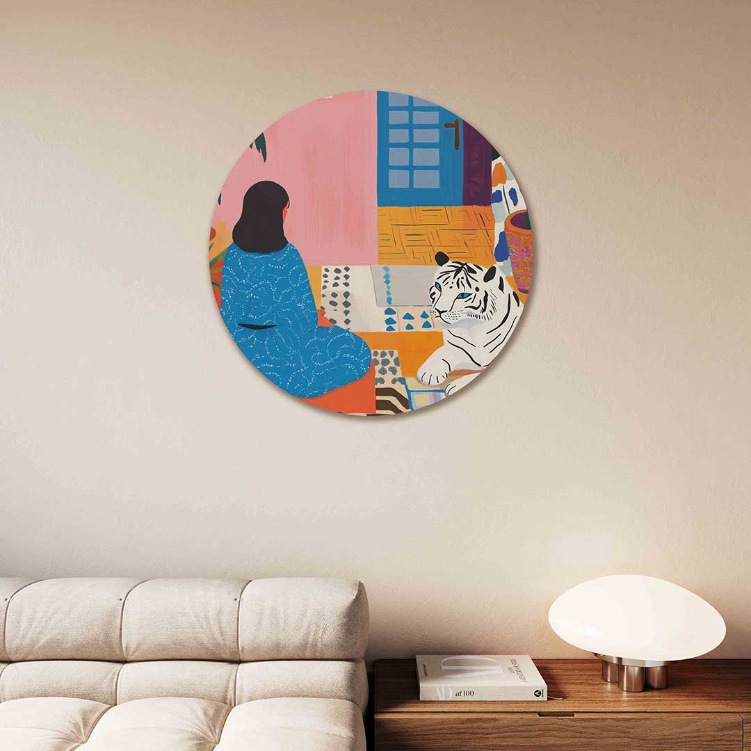 Vrouw en tijger – moderne abstracte muurcirkel voor aan de muur