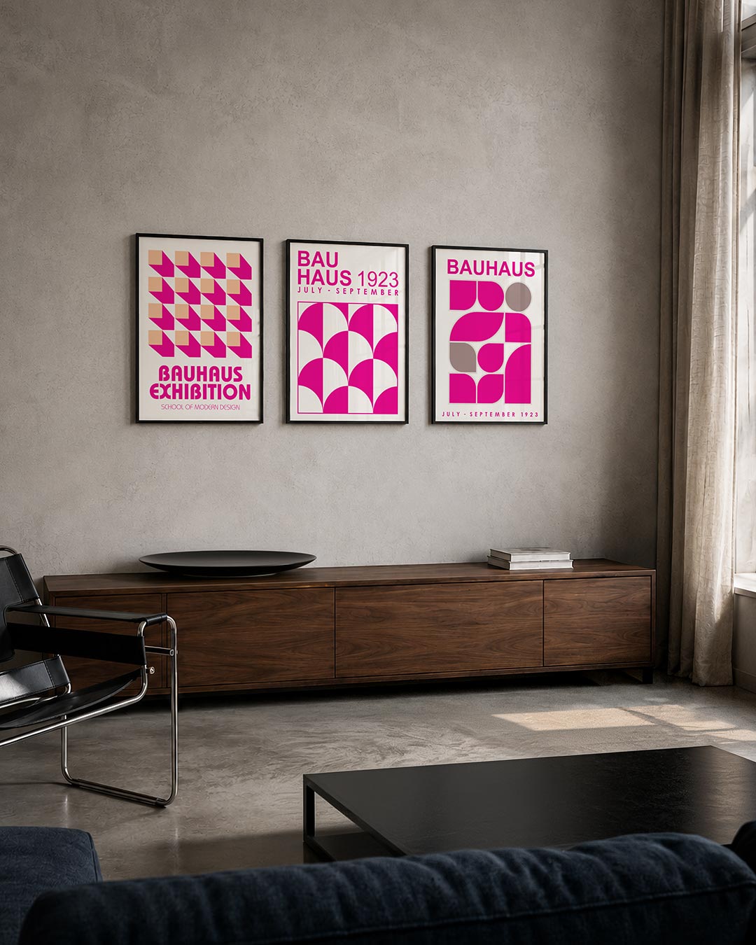 Kleur en ritme driedelige posterset – deze posterset in drie delen toont een speelse herhaling van roze en perzik vierkanten