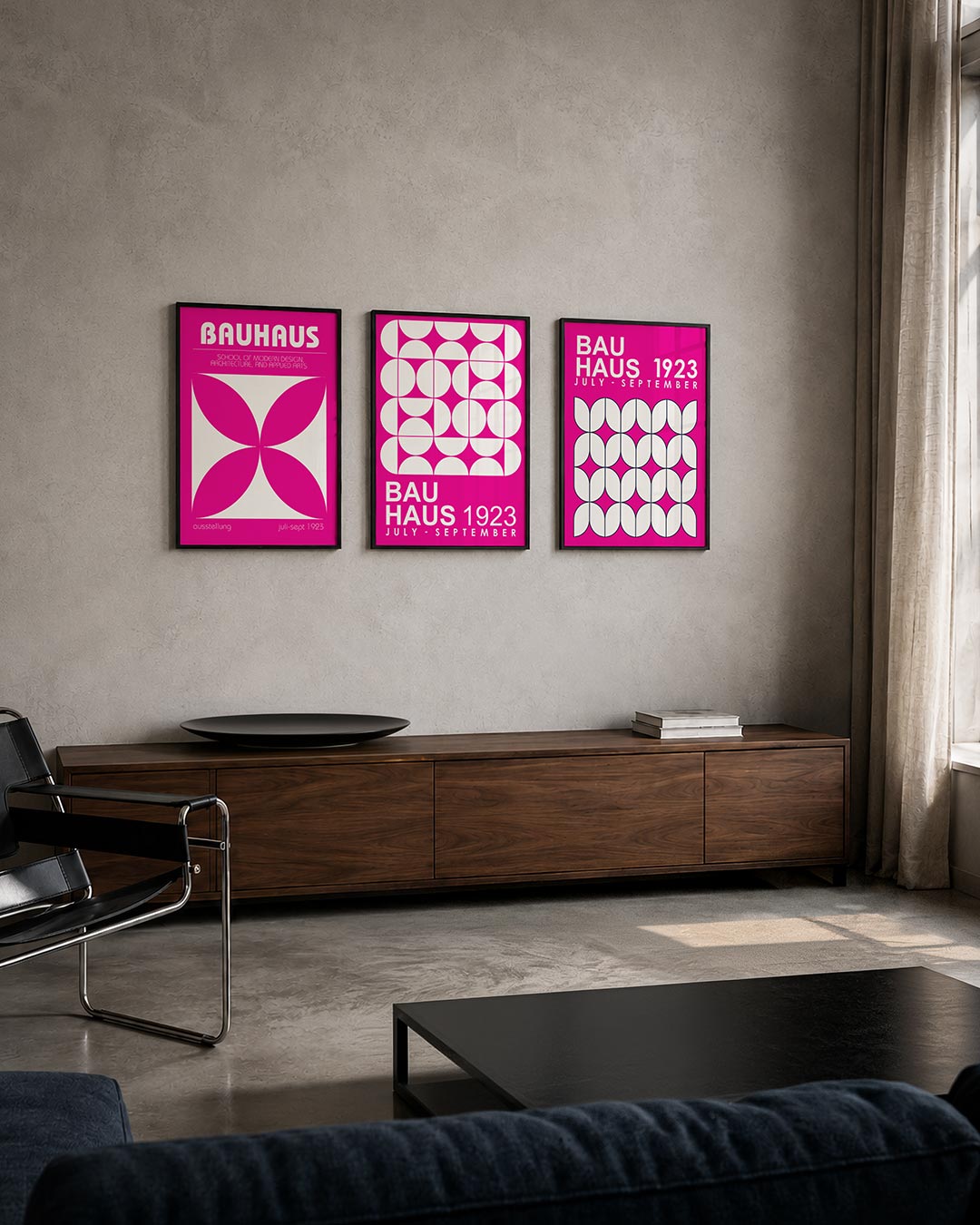 Vorm en kleur driedelige posterset – deze posterset in drie delen toont een levendig spel van roze en wit. De centrale