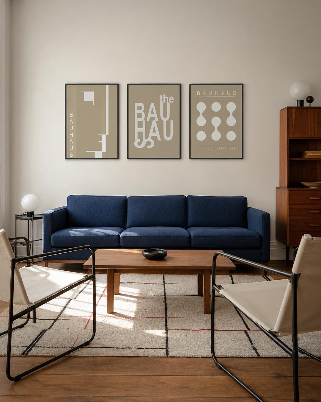 Lijnen en vlakken driedelige posterset – deze posterset in drie delen toont een spel van beige en wit. Rechte lijnen en