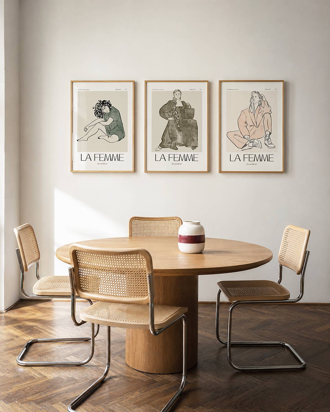 Lijn en rust driedelige posterset in interieur