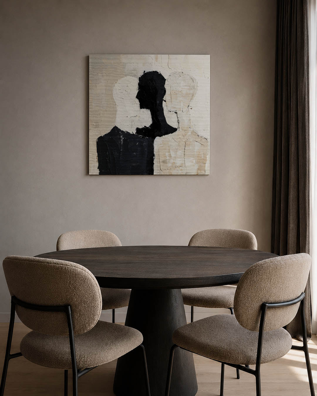 Gelaagde silhouetten kunstwerk – tweede productweergave – dit werk toont drie overlappende silhouetten in zwart, wit en