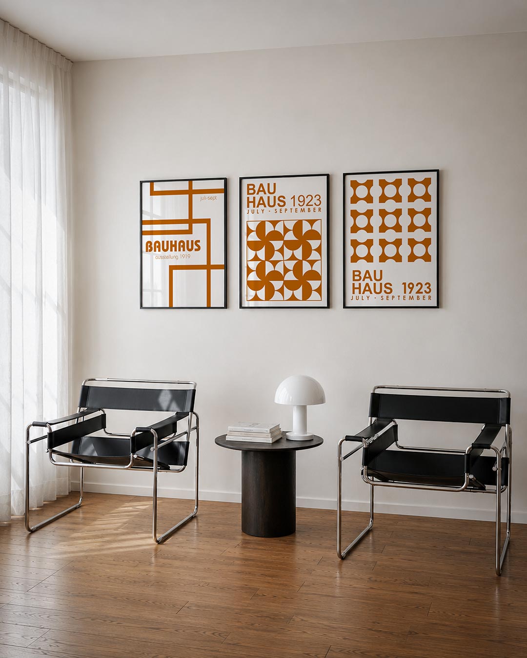 Lijnen en kleurvlakken driedelige posterset – deze posterset in drie delen toont een spel van dikke, oranje lijnen op een