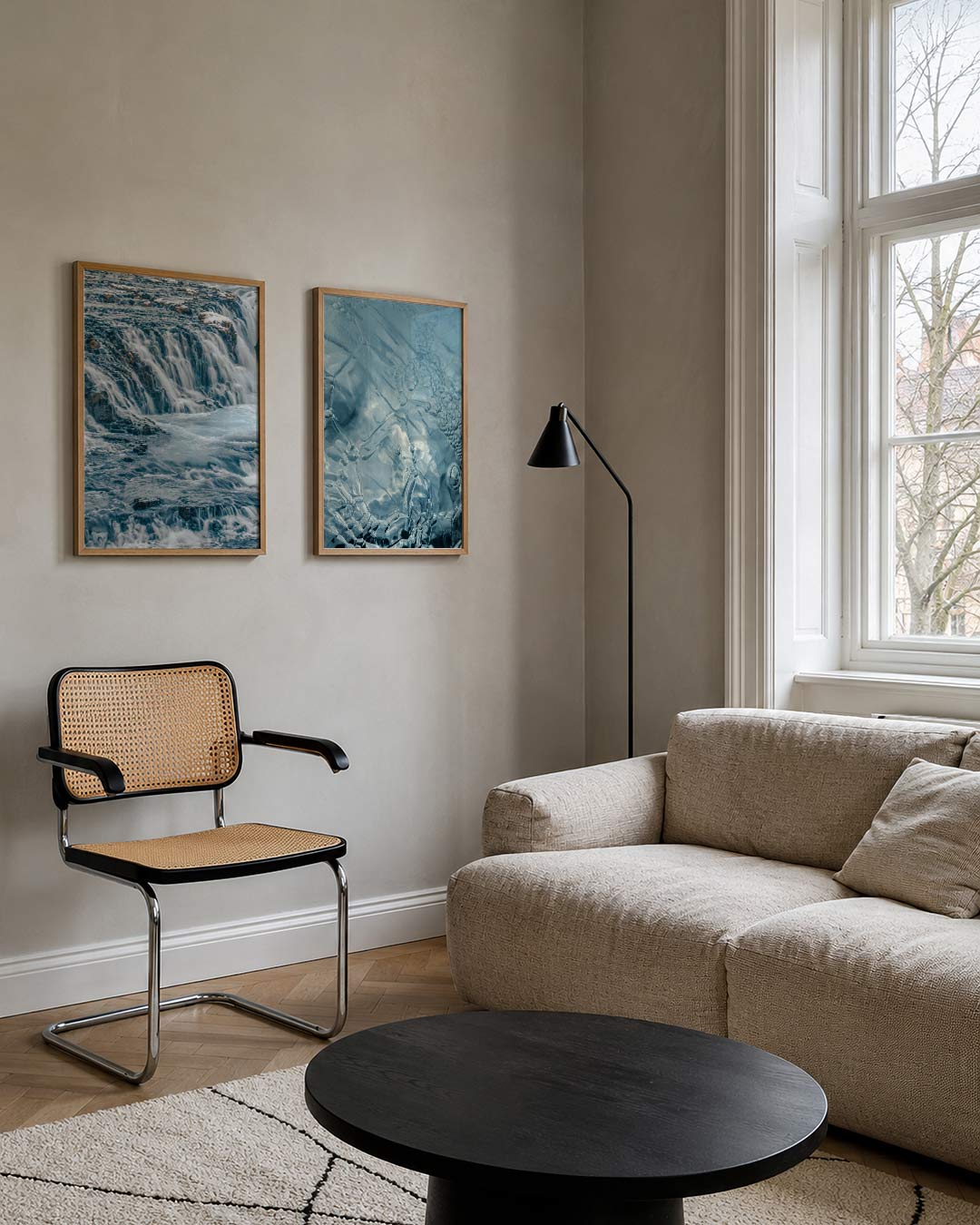 Abstract posterset – tweede productweergave – een abstracte posterset met donkere tinten en een rustige visuele opbouw.