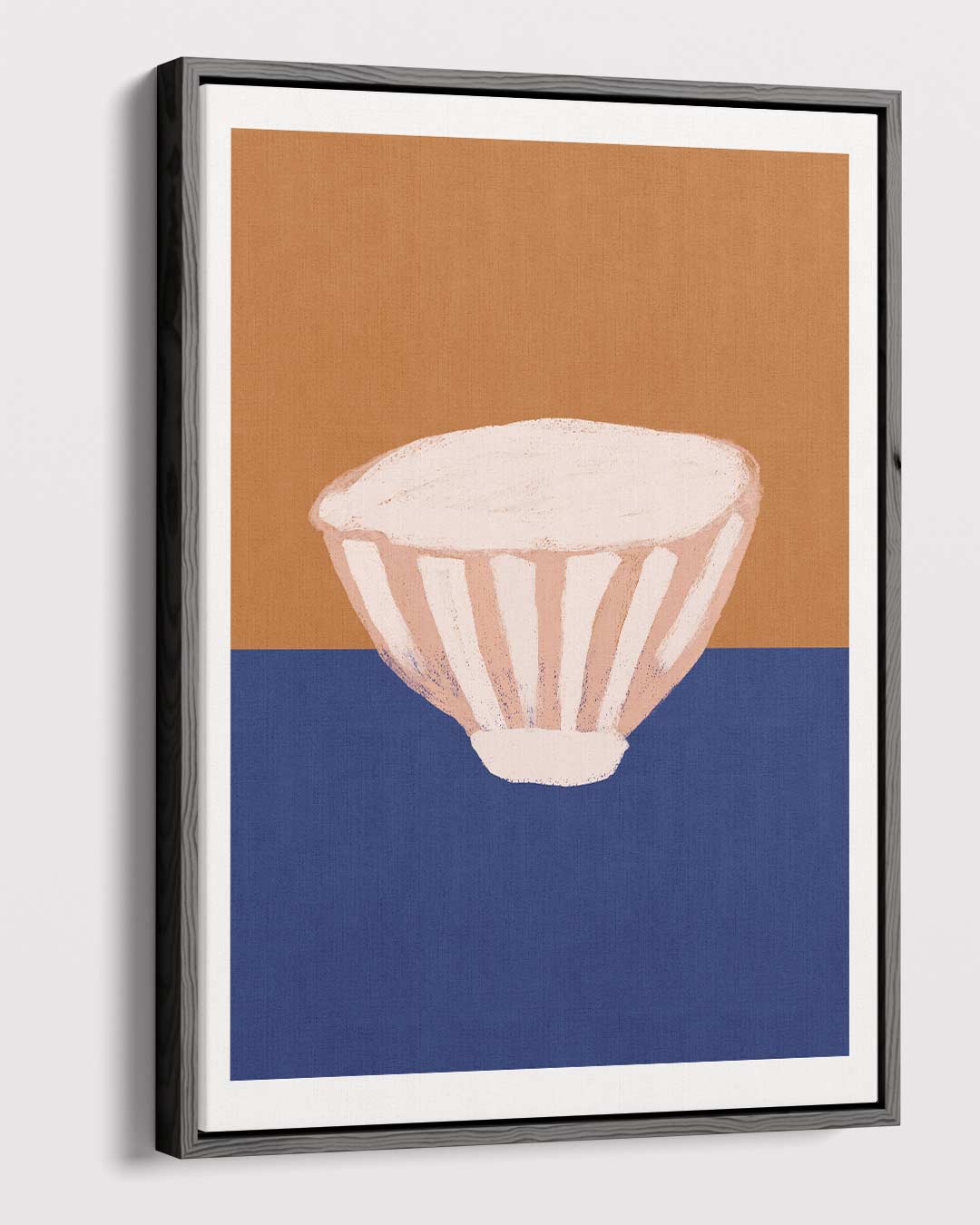 Kleurrijke Kom op Tweekleurige Achtergrond – canvas wanddecoratie in portret formaat
