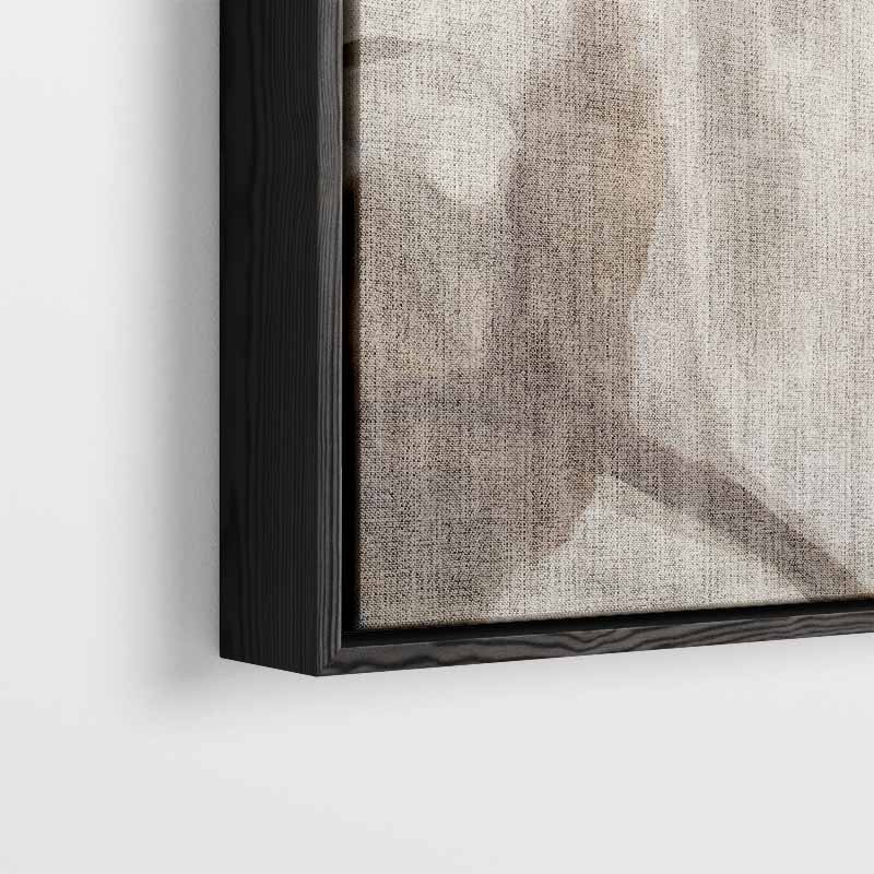 Zacht Portret met Witte Blouse – plexiglas wanddecoratie in portret formaat