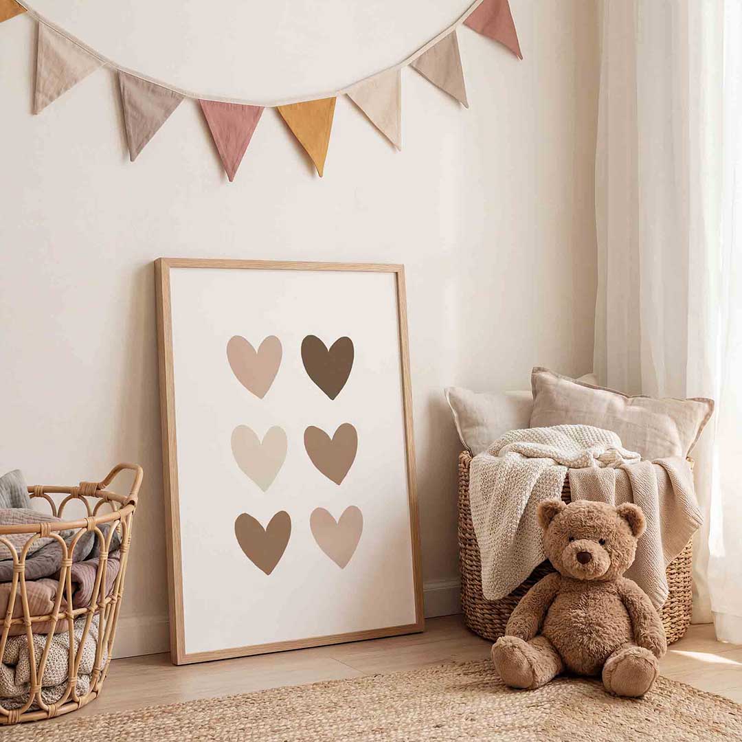 Harten in neutrale tinten – speelse wandkunst als portret kinderposter