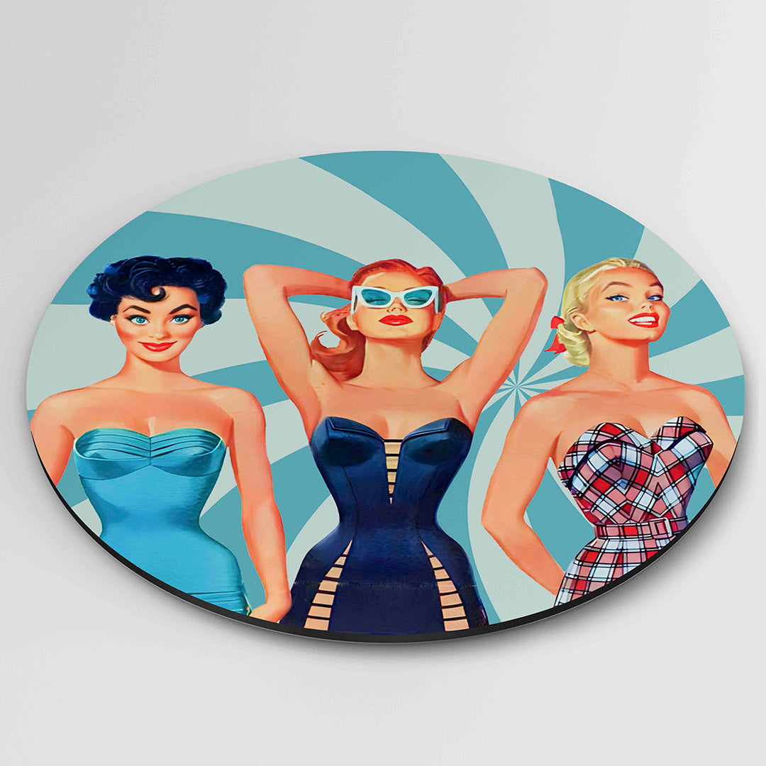 Retro dames in badmode – kleurrijke wandkunst als muurcirkel