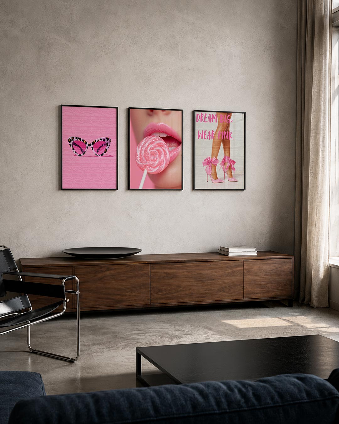 Roze zonnebril contrast posterset – tweede productweergave – een opvallende zonnebril met luipaardprint op een roze