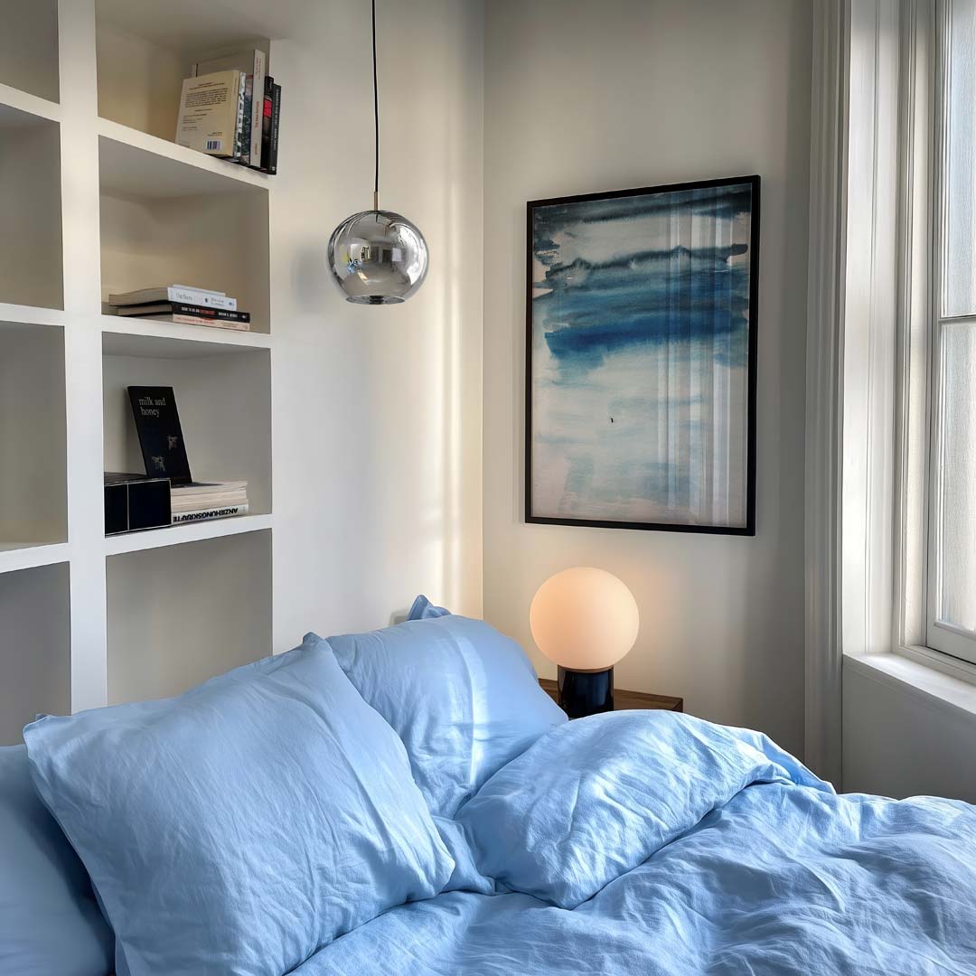 Dromerige Blauwe Waterverf – staande kleurrijke abstracte wanddecoratie van WallArtistic
