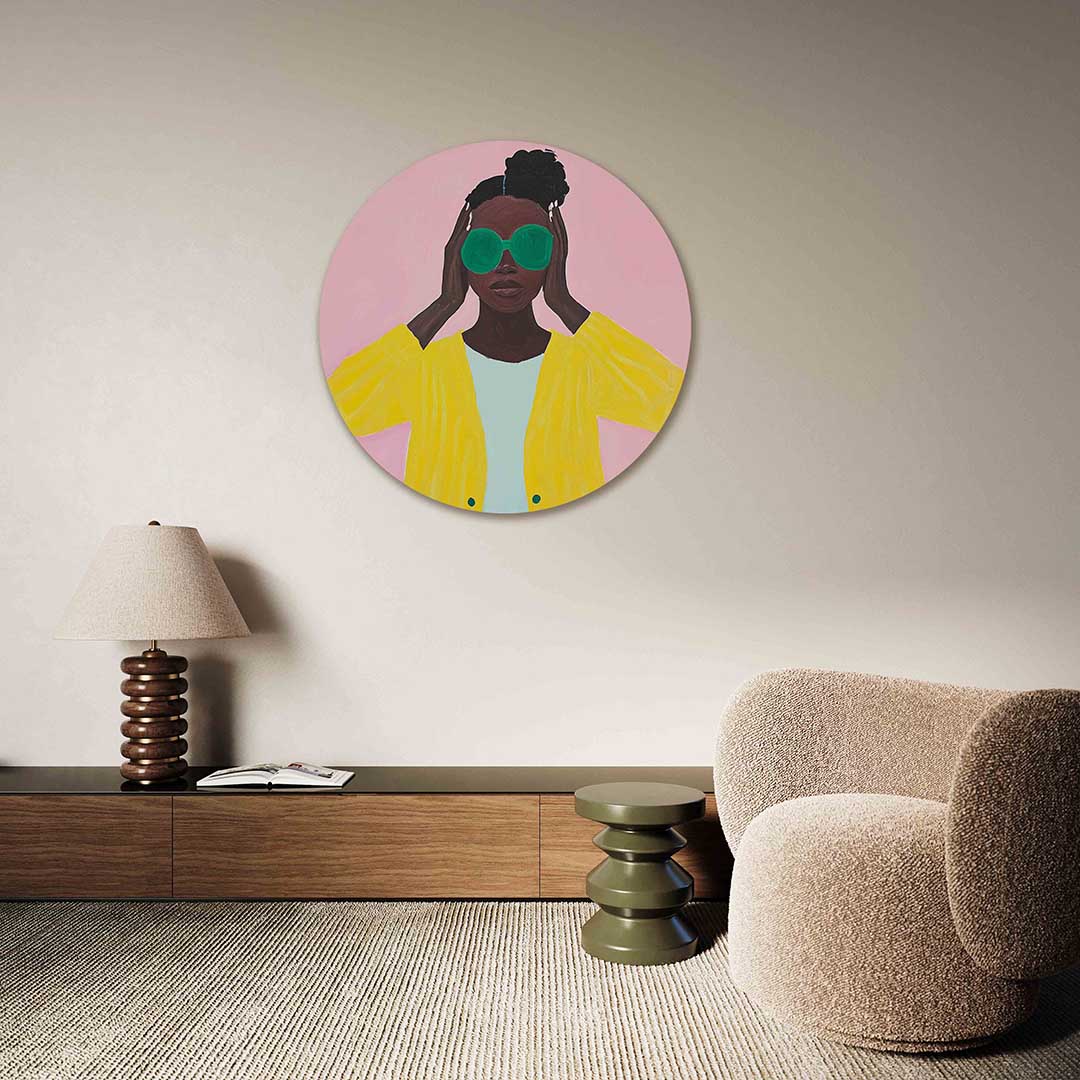 Vrouw met groene bril – abstracte muurcirkel als ronde wanddecoratie