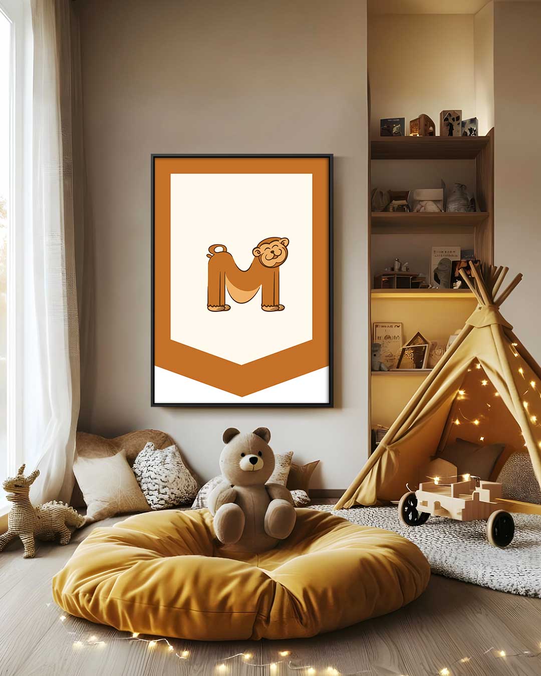 Vrolijke Apenletter M – staand kunstwerk voor modern interieur