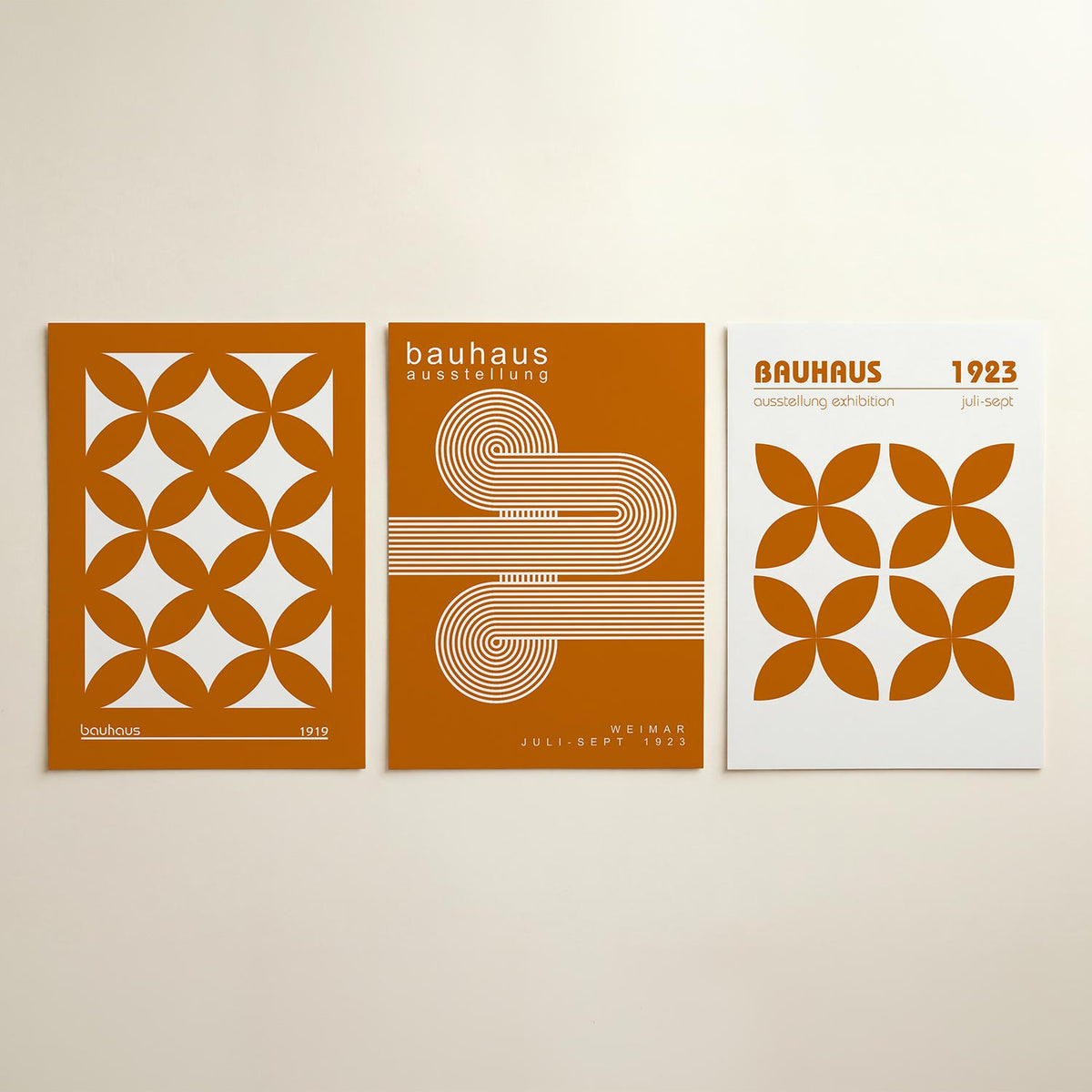 Vormritme en kleur posterset – detailweergave – deze posterset in drie delen toont een ritmisch patroon van overlappende